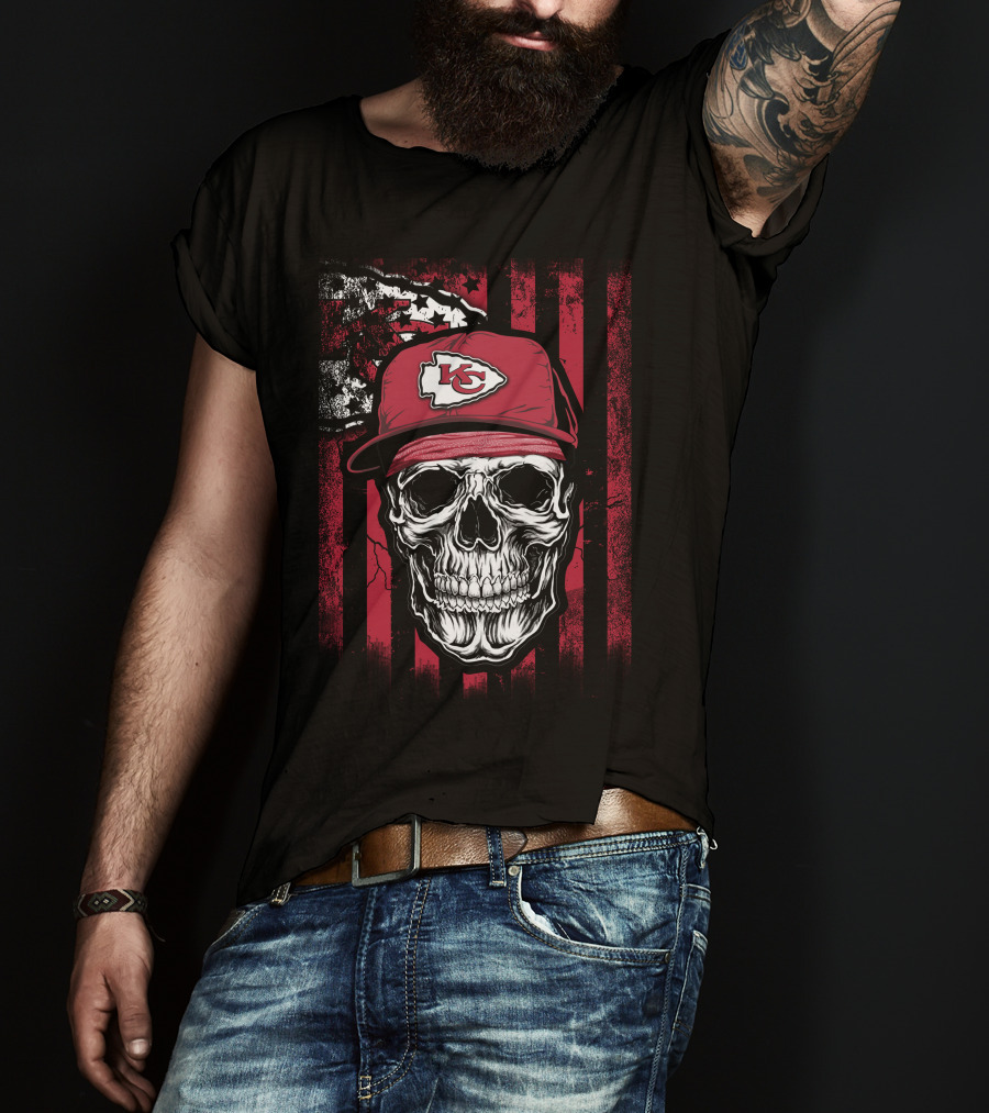 Kansas City Chiefs Skull With Red Hat And Flag Background T-Shirt