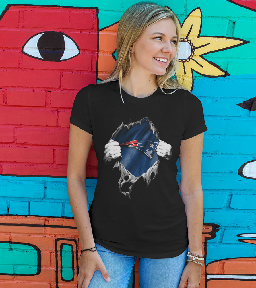 Torn New England Patriots Logo Ripped Effect T-Shirt