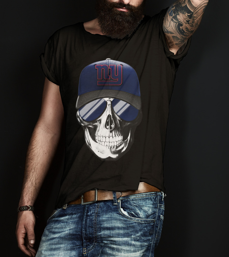 Skull V7 NY Giants Baseball Cap And Sunglasses T-Shirt
