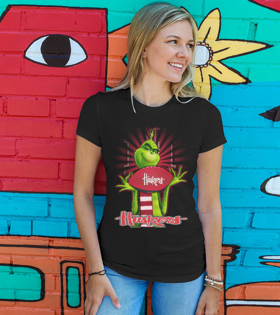 Grinch Holding Huskers Football Nebraska Cornhuskers T-Shirt