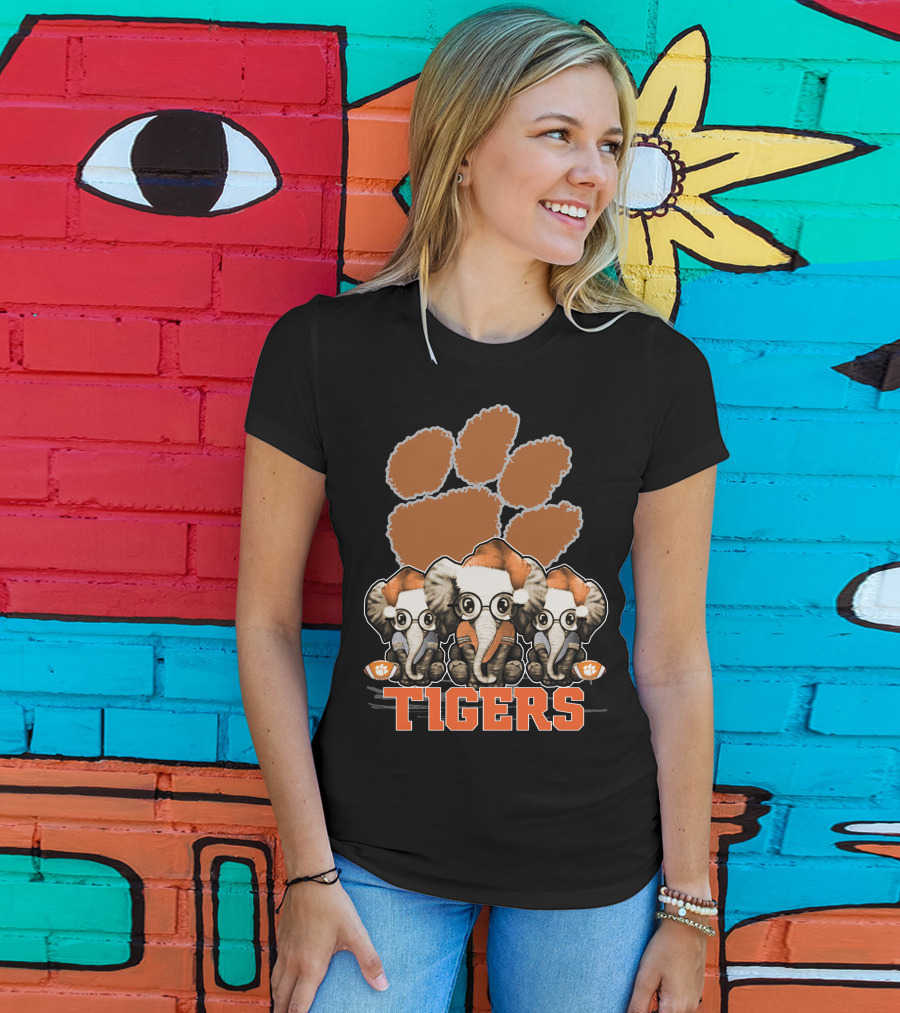 Clemson Tigers Christmas Elephants In Santa Hats With Paw Prints T-Shirt