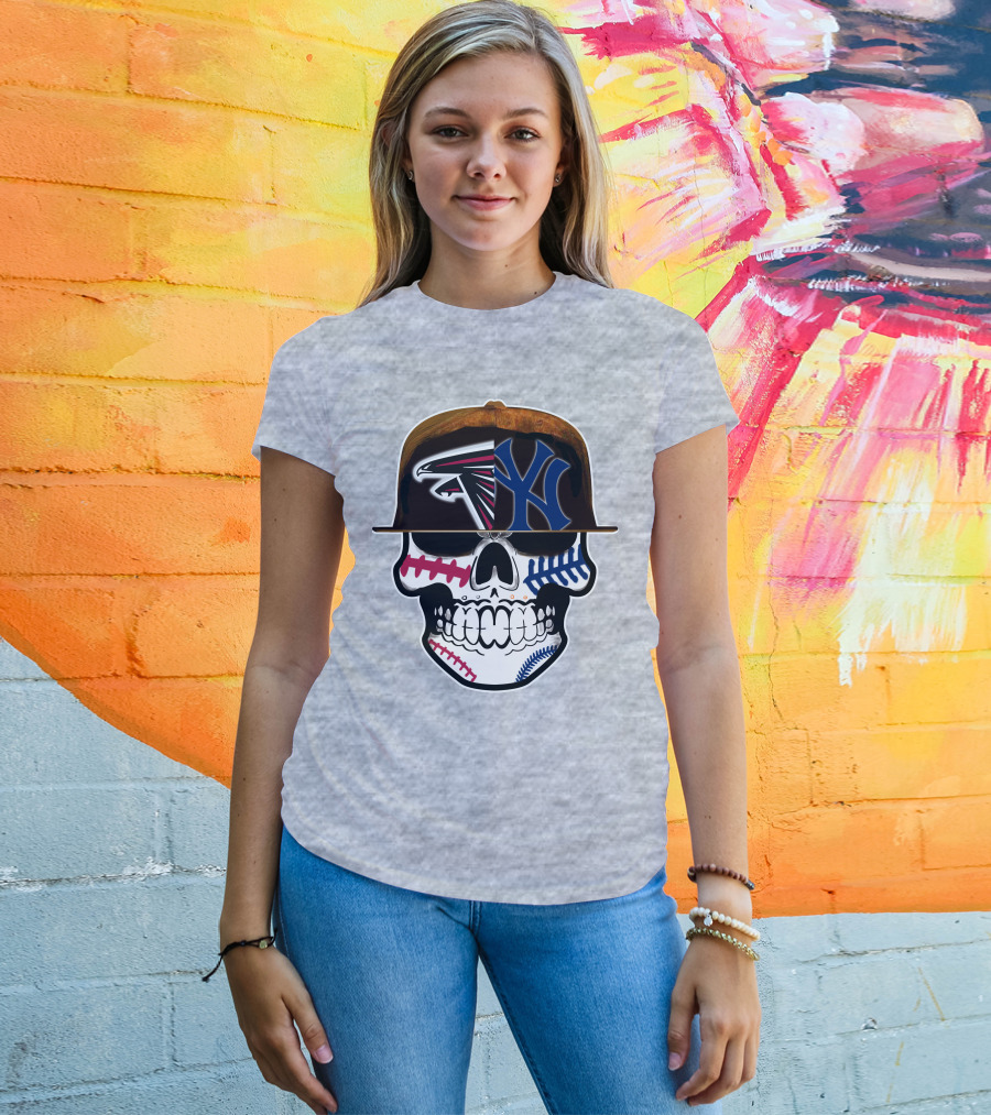 Atlanta Falcons New York Yankees Skull Baseball Football Fusion T-Shirt