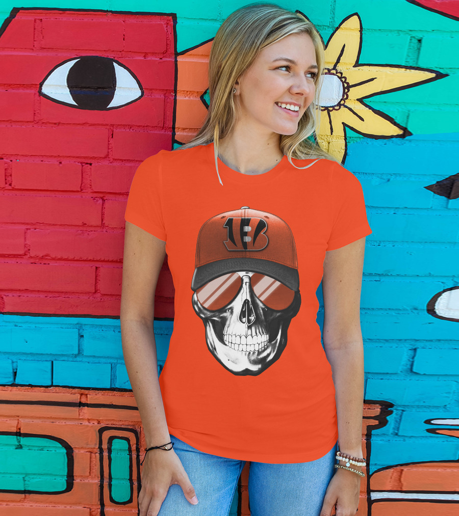 Cincinnati Bengals Skull With Team Logo Hat And Sunglasses T-Shirt
