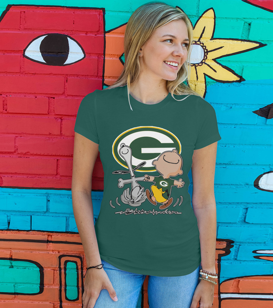 Green Bay Packers Snoopy Charlie Brown Fan Celebration T-Shirt