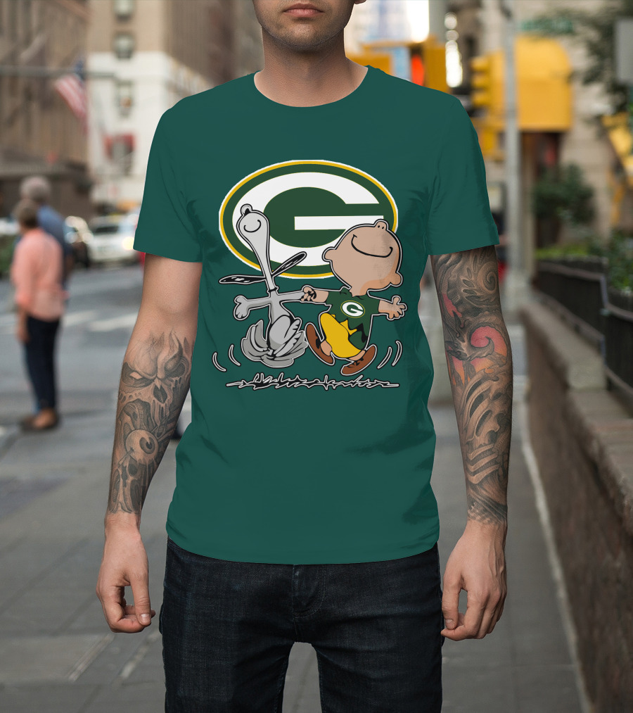 Green Bay Packers Snoopy Charlie Brown Fan Celebration T-Shirt