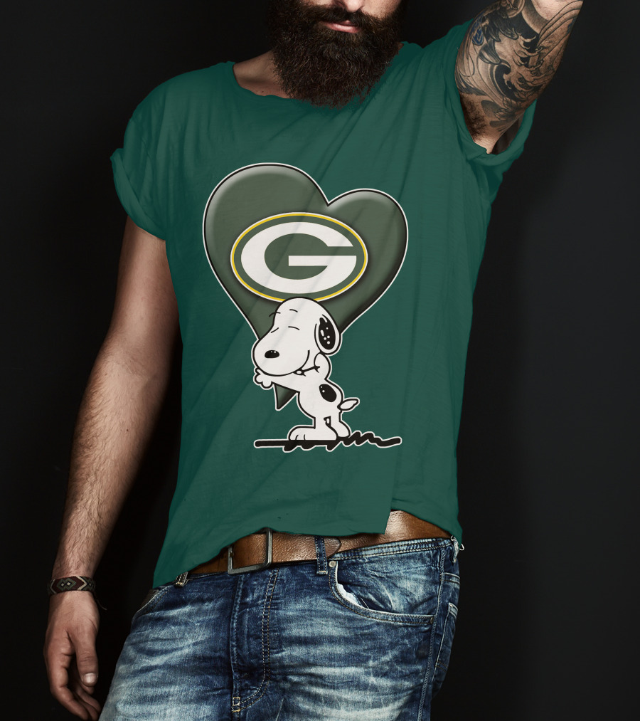 Snoopy Hugging Heart With Green Bay Packers T-Shirt