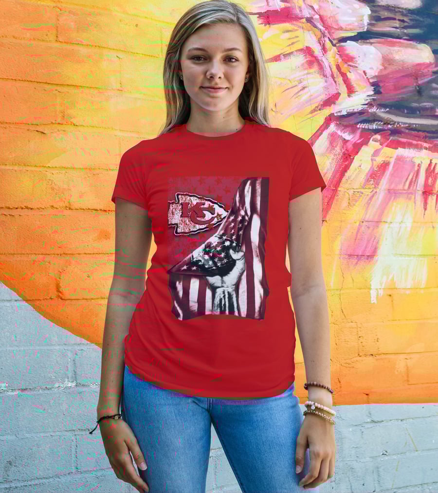 Kansas City Chiefs Arrowhead With American Flag Motif T-Shirt