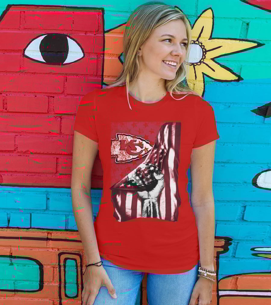 Kansas City Chiefs Arrowhead With American Flag Motif T-Shirt