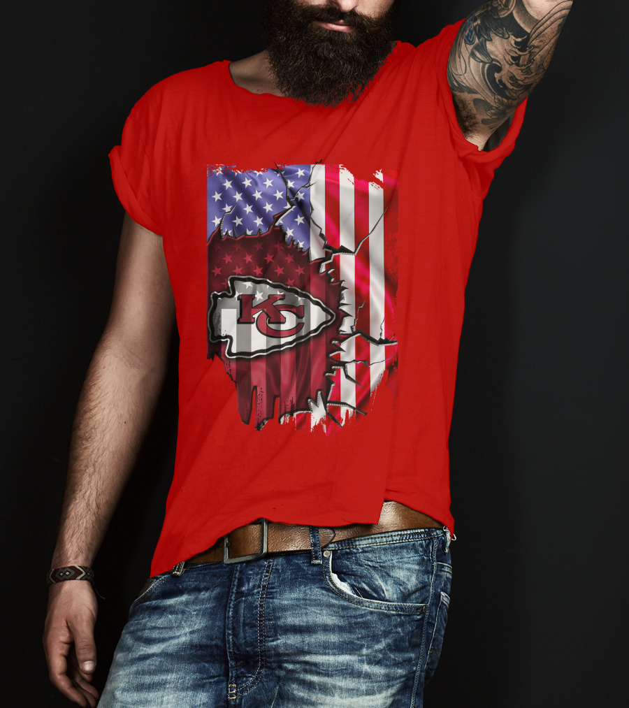 Kansas City Chiefs Logo With American Flag Background T-Shirt