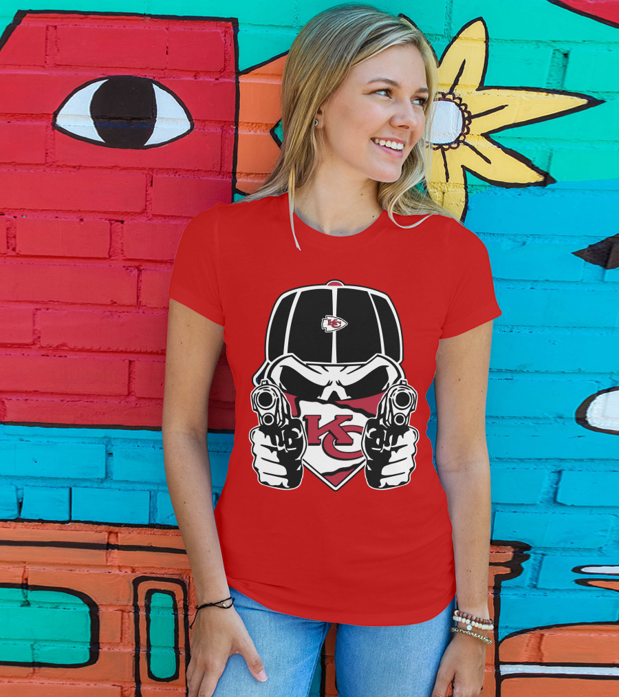 Kansas City Chiefs Bold Skull Logo Showdown T-Shirt