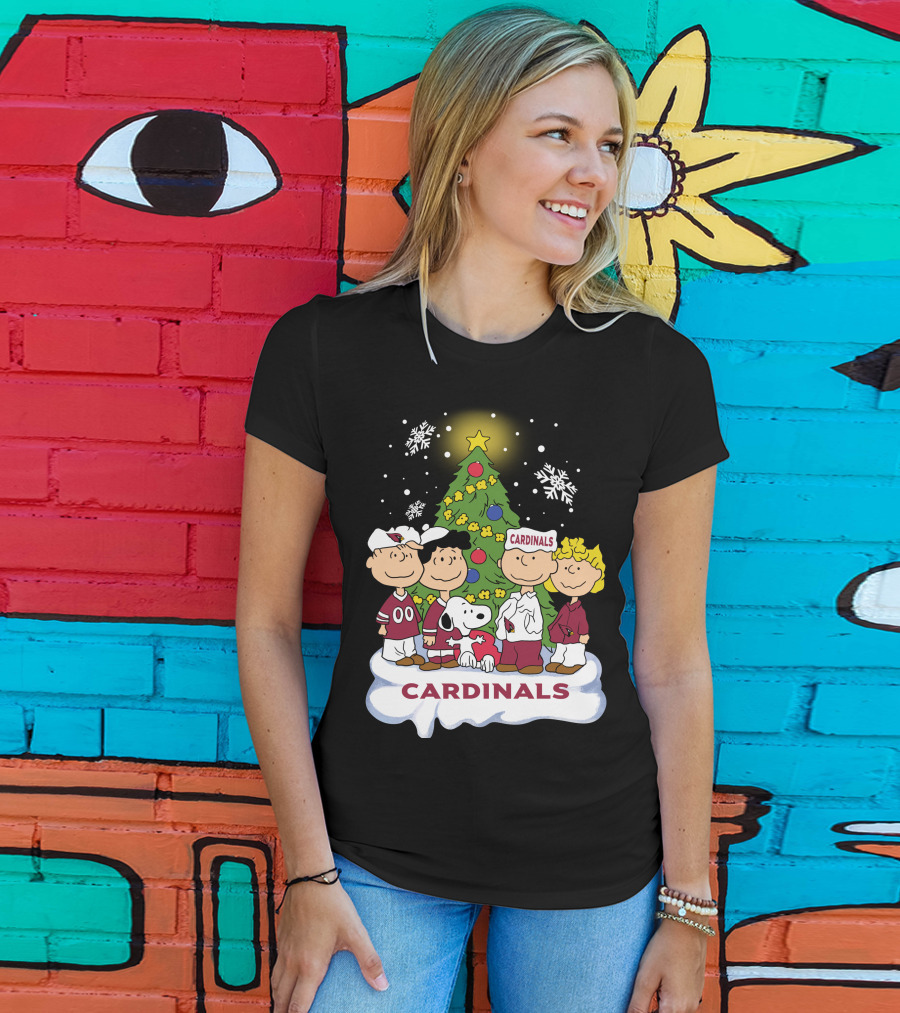 Snoopy Cardinals Christmas Peanuts Gang T-Shirt