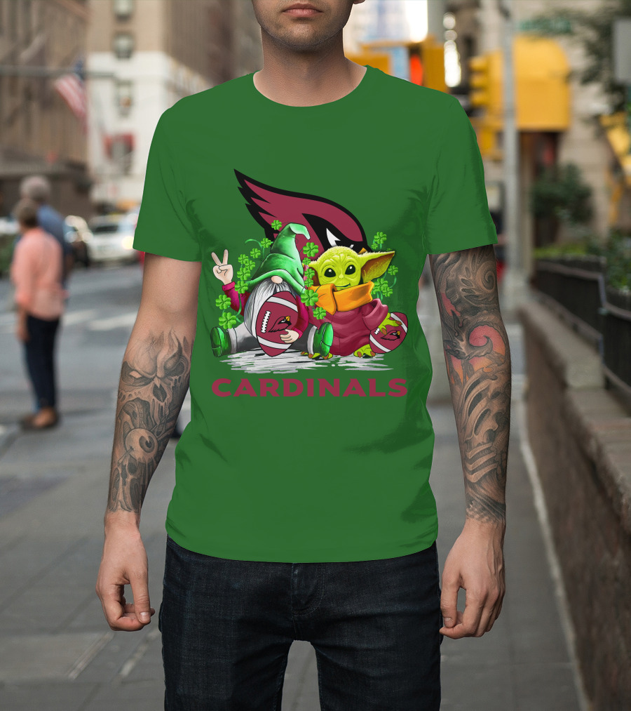 Arizona Cardinals Football Patrick's Day Gnome And Baby Alien With Shamrocks T-Shirt