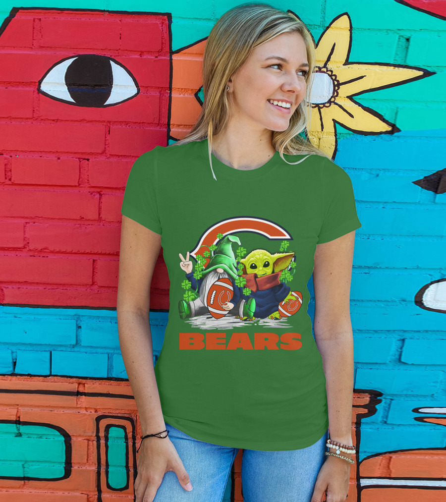 Chicago Bears St. Patrick's Day Football Gnome And Baby Alien T-Shirt