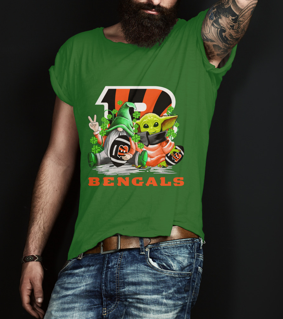 Cincinnati Bengals St. Patrick's Day Gnome And Baby Yoda Football T-Shirt