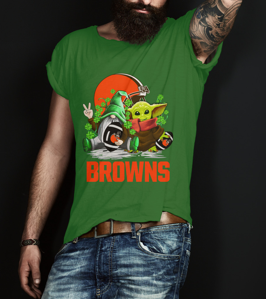 Cleveland Browns Football St. Patrick's Day Gnome And Baby Yoda T-Shirt