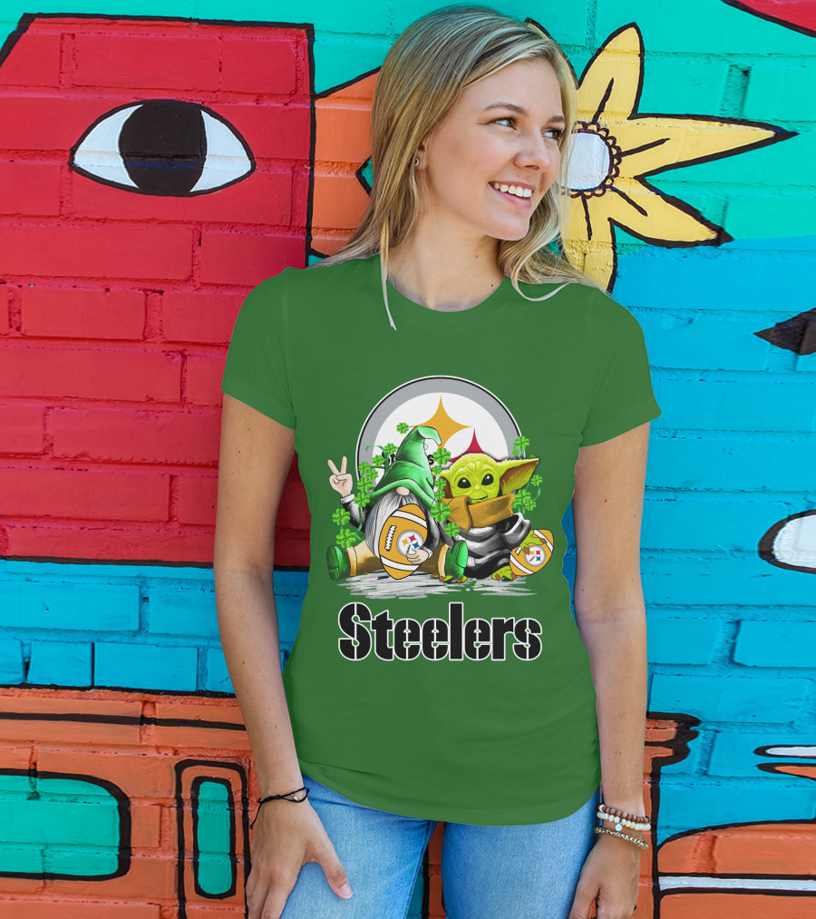 Steelers St. Patrick's Day Football Gnome And Baby Yoda With Shamrocks T-Shirt