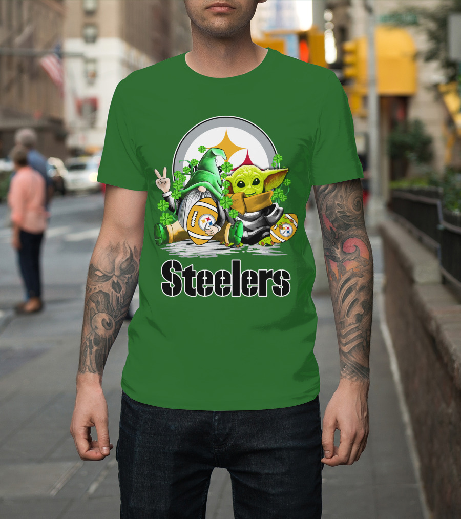 Steelers St. Patrick's Day Football Gnome And Baby Yoda With Shamrocks T-Shirt