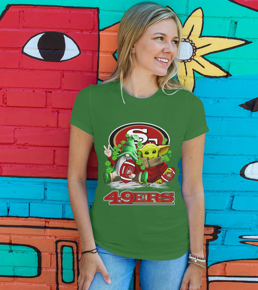 San Francisco 49ers Football St. Patrick's Day Gnome And Baby Yoda 49ers T-Shirt