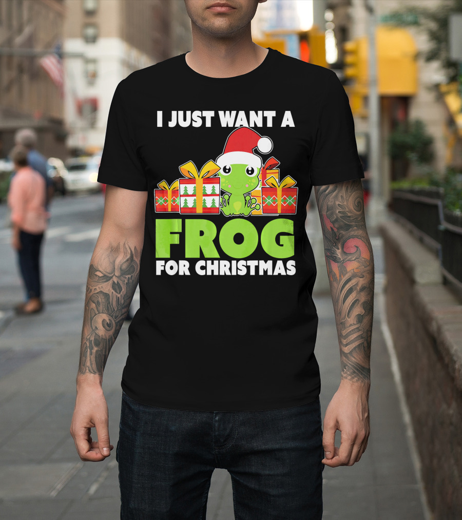 I Just Want a Frog for Christmas Santa Hat Cute Christmas Frog T-Shirt