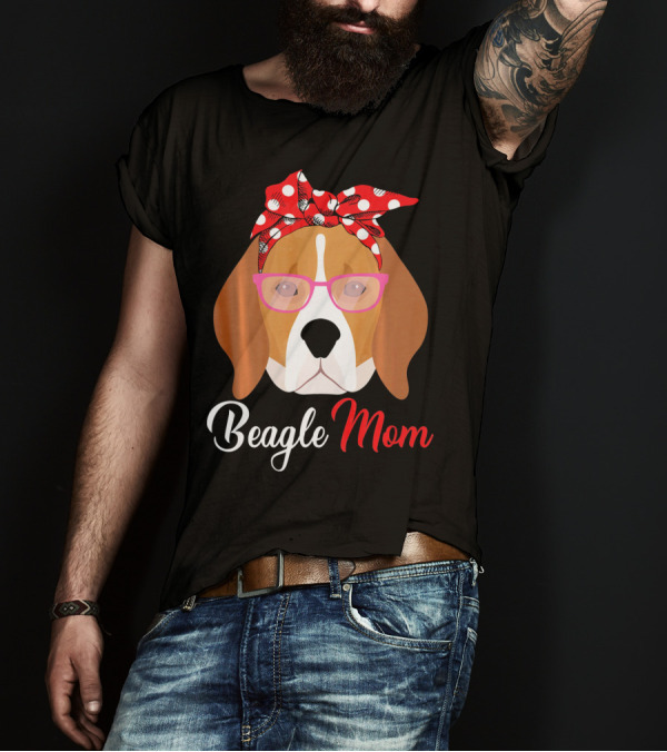 Beagle Mom For Dog Lovers Mothers With Glasses And Red Polka Dot Bandana T-Shirt