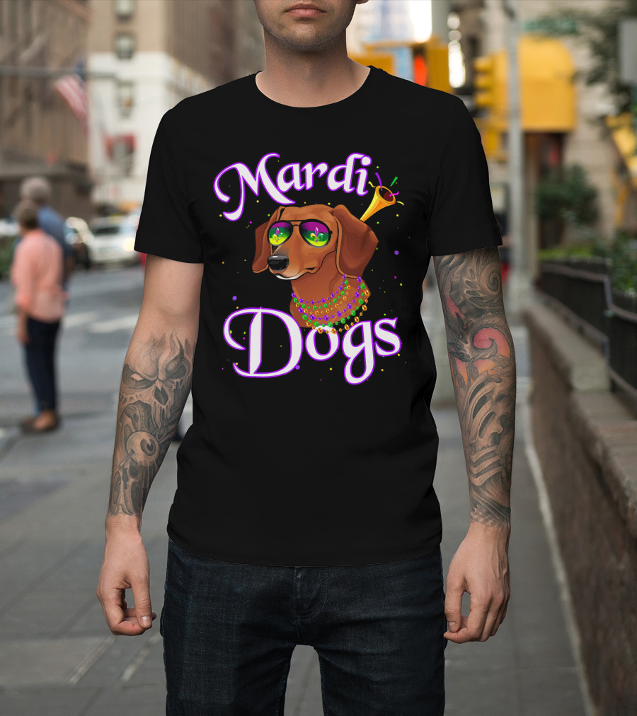Mardi Dogs Dachshund Beads Bling Party Fun T-Shirt