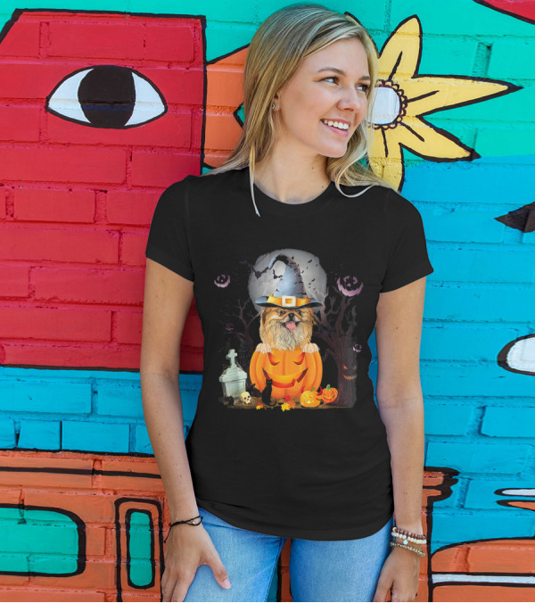 Pekingese Dog Witch Hat Halloween Pumpkin Bat Moon Cat Graveyard T-Shirt