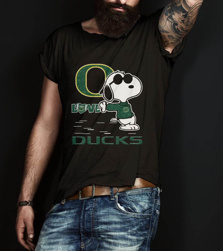 Snoopy Love Oregon Ducks Fan With Glitter Green O T-Shirt