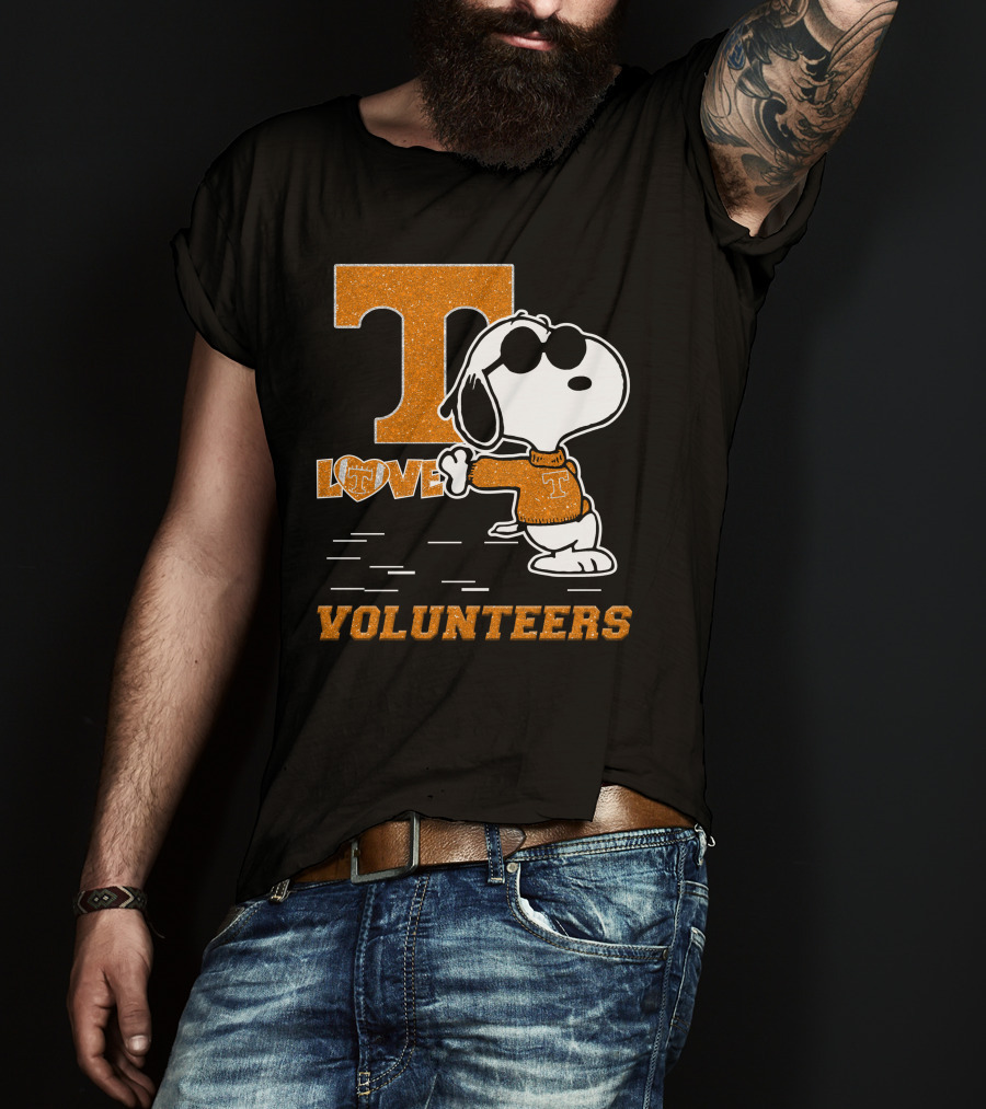 Snoopy T Love Volunteers Tennessee T-Shirt