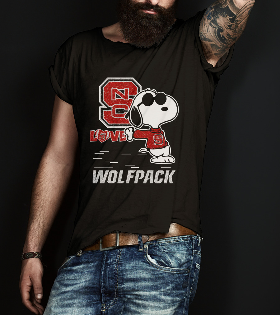 Snoopy NC State Wolfpack Love With Sunglasses T-Shirt