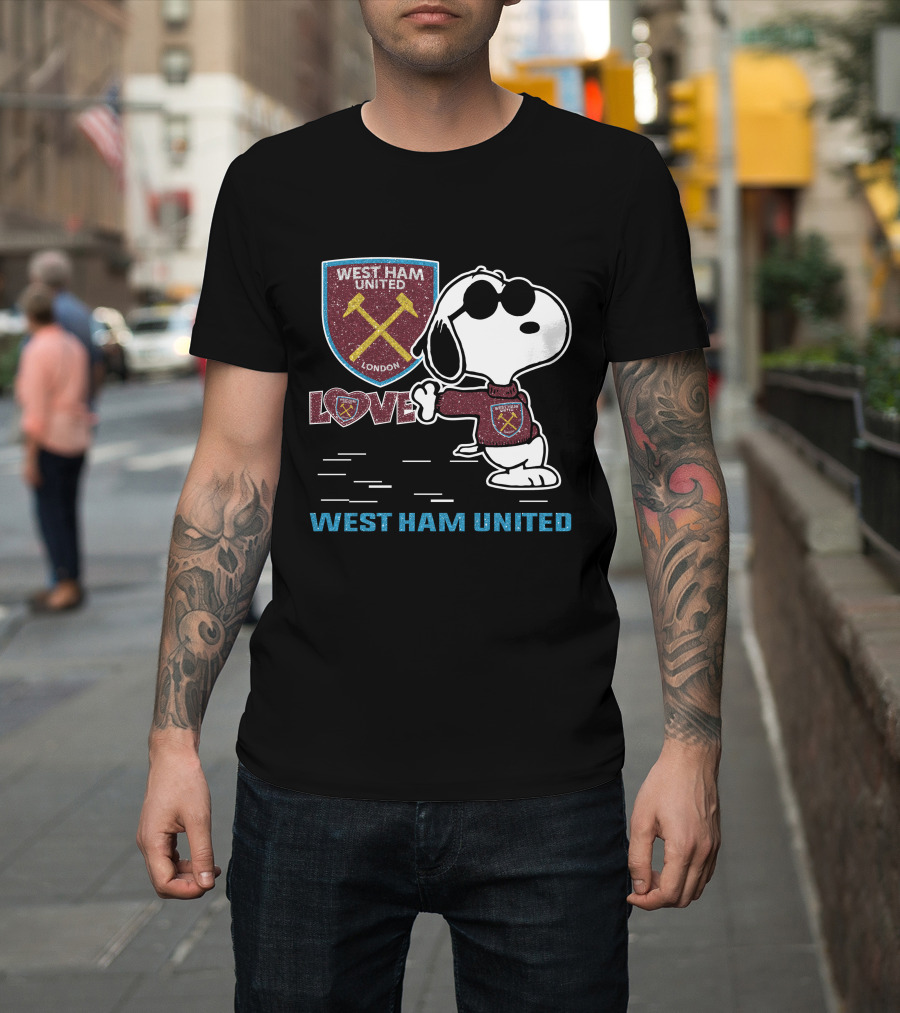 Snoopy Love West Ham United London T-Shirt