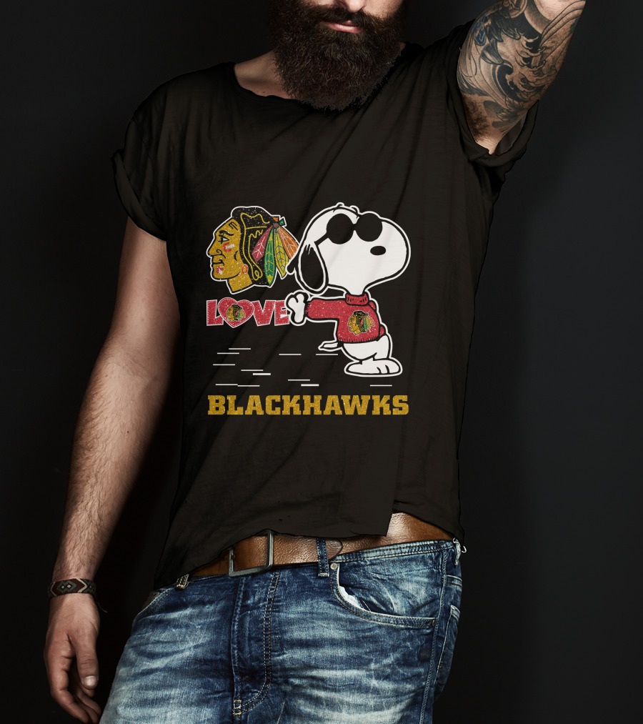 Snoopy Love Chicago Blackhawks Logo Peanuts Hockey T-Shirt