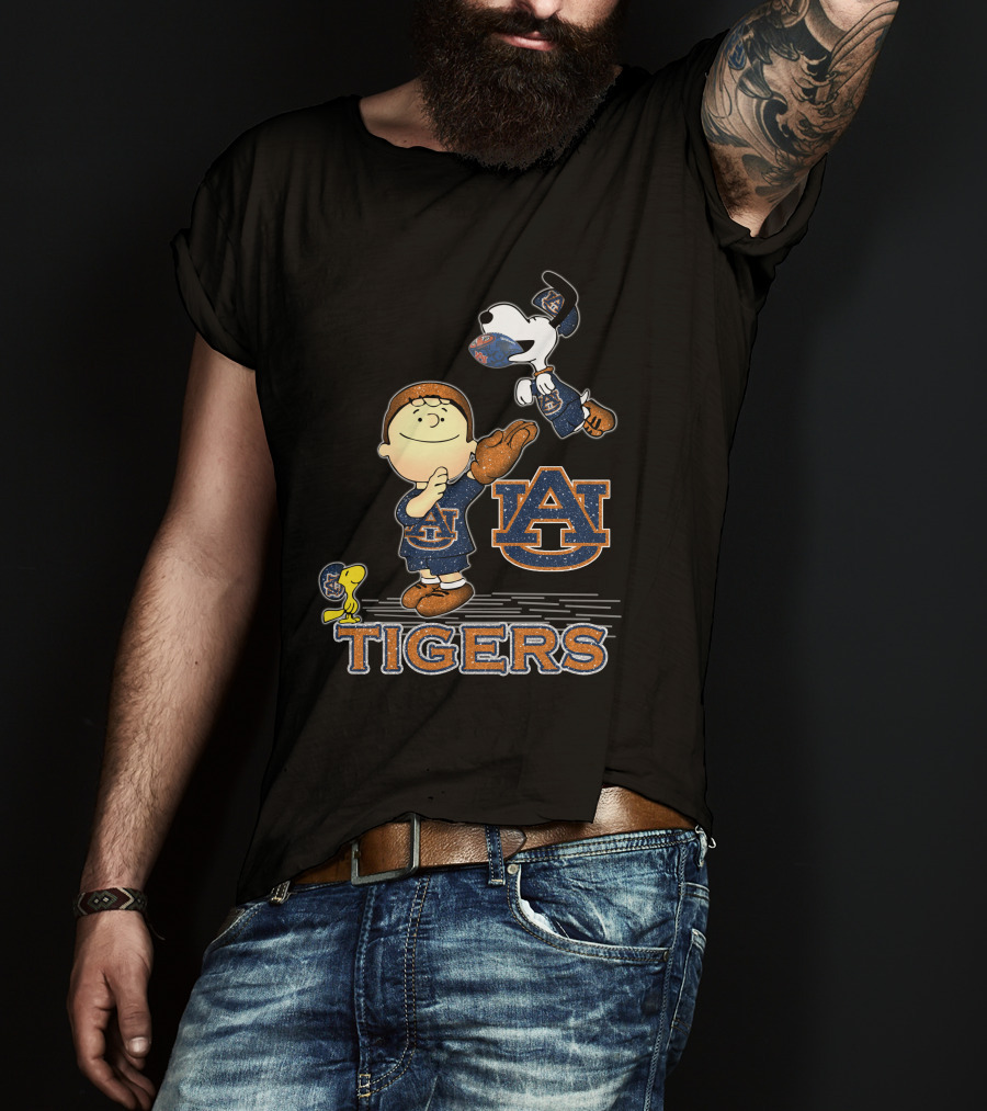 Snoopy And Friends Auburn Tigers Football T-Shirt