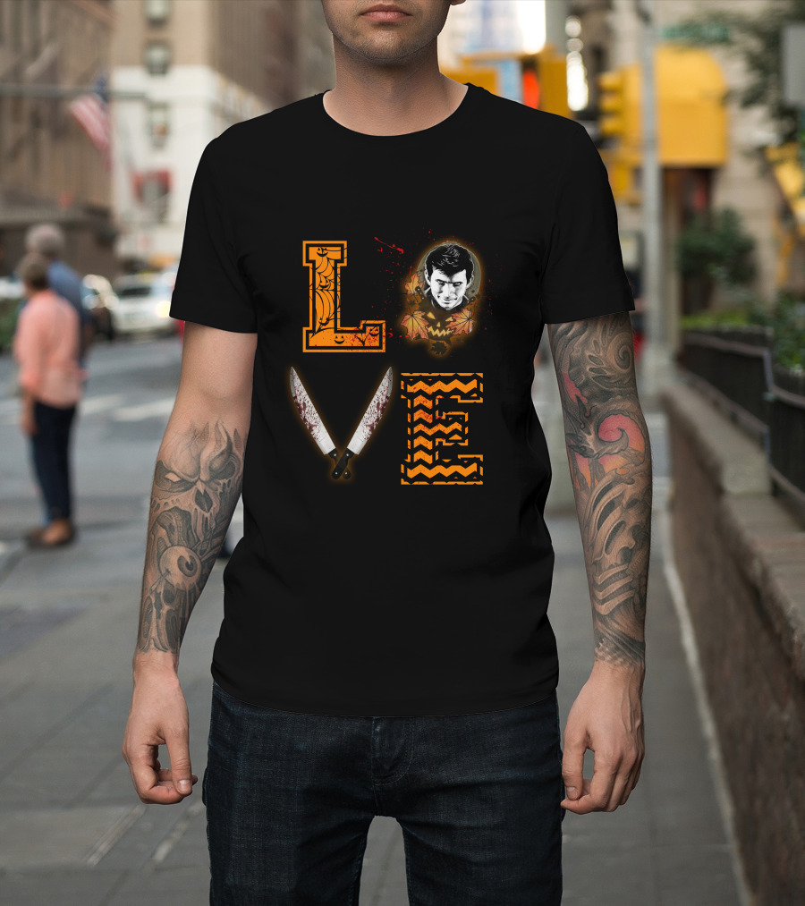 Love Halloween Spider Webs Bloody Knives Classic Horror Face T-Shirt