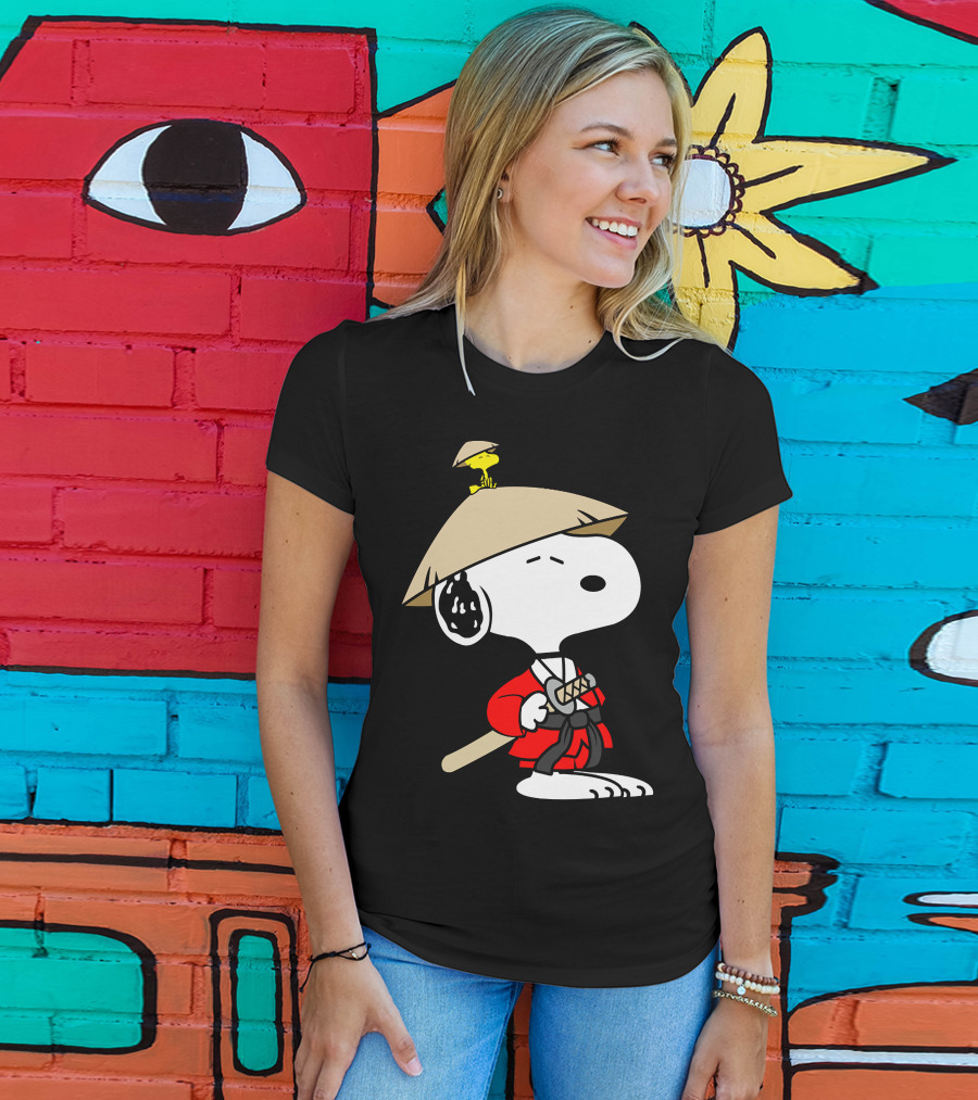 Snoopy Samurai Woodstock Hat Red Kimono Sword T-Shirt