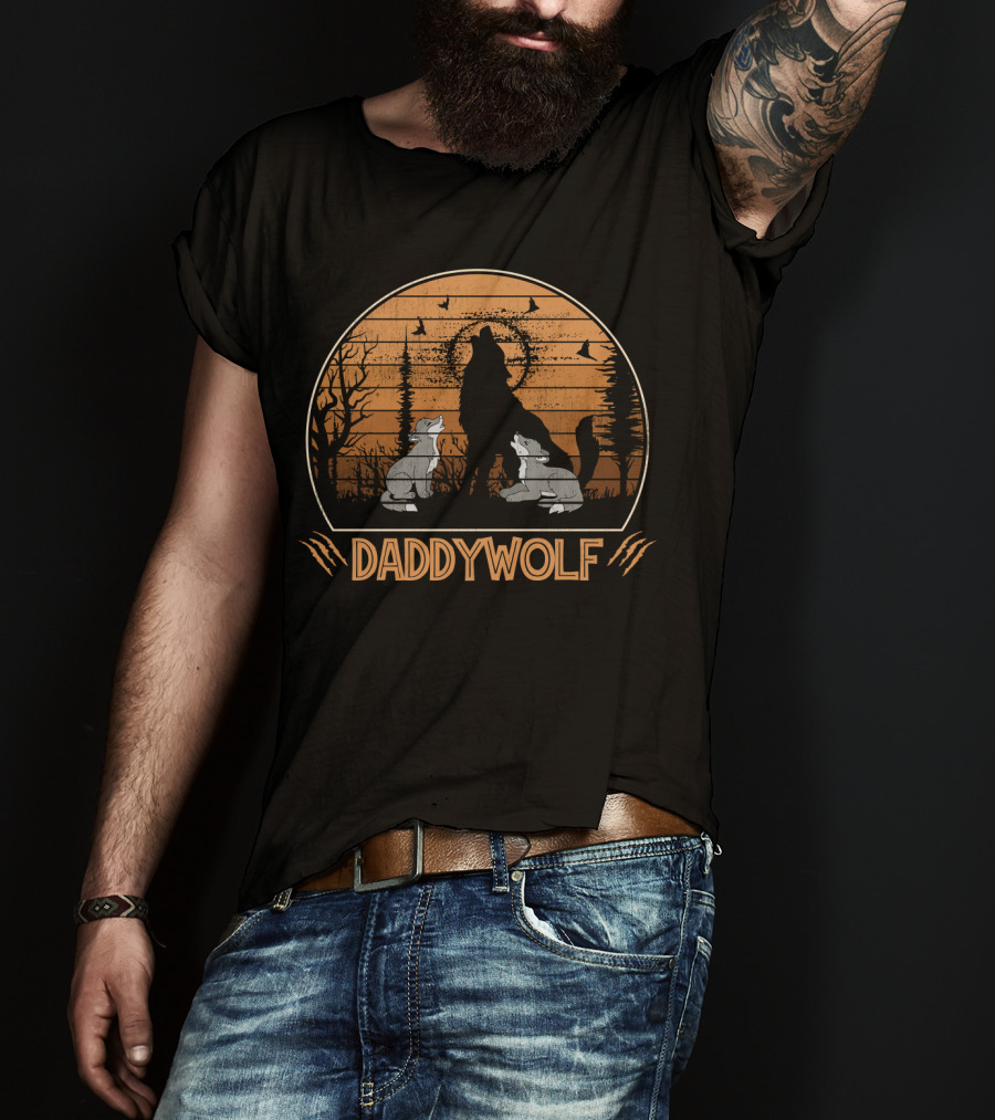 Daddy Wolf Howling At Sunset With Cubs And Vintage T-Shirt