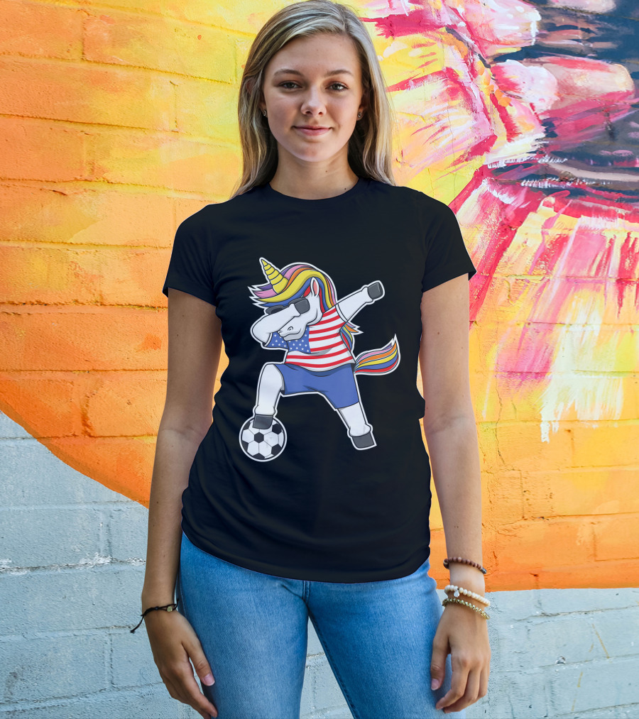 Dabbing Soccer Unicorn USA Girls Unicorn Lover Stars And Stripes Football T-Shirt