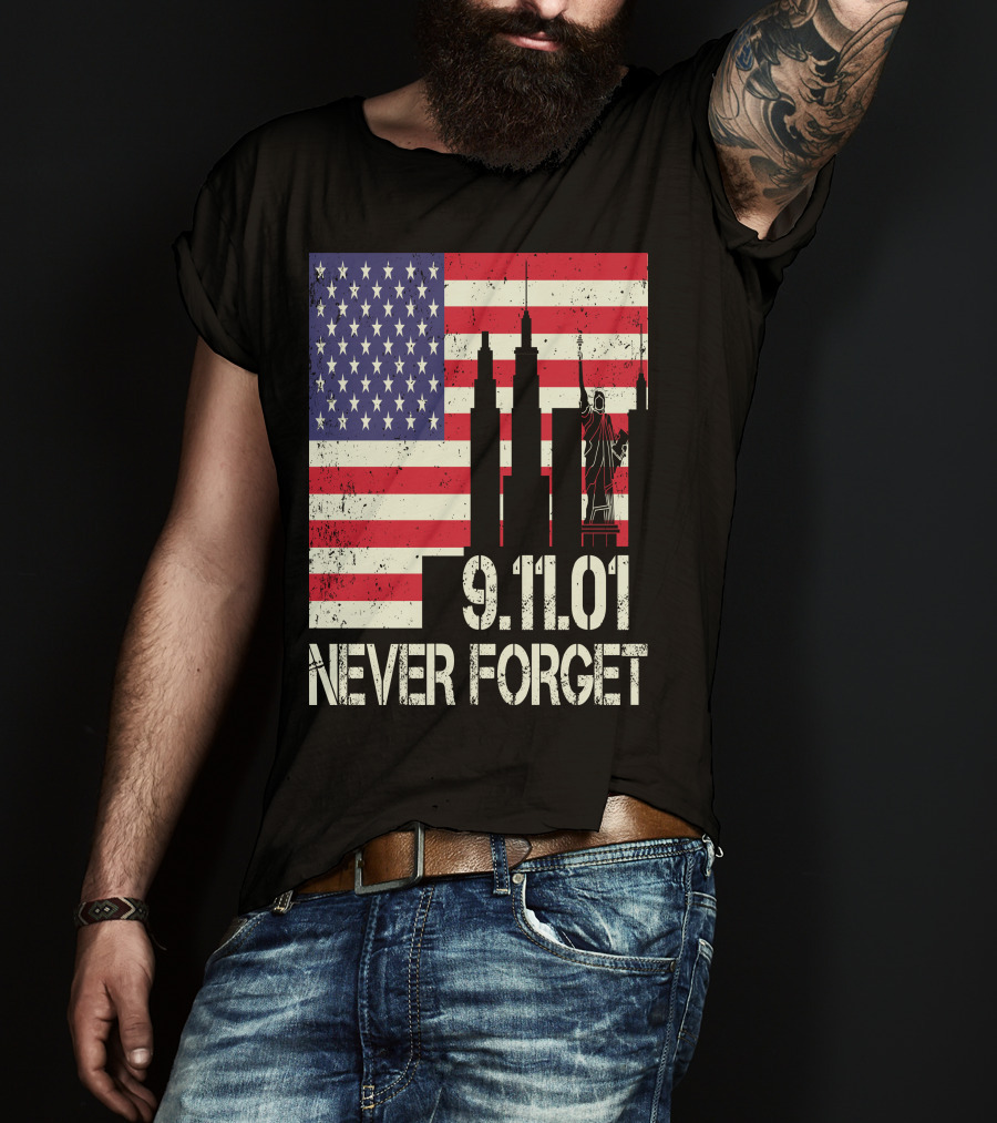 Vintage American Flag 9.11.01 Never Forget Statue Of Liberty And Twin Towers T-Shirt
