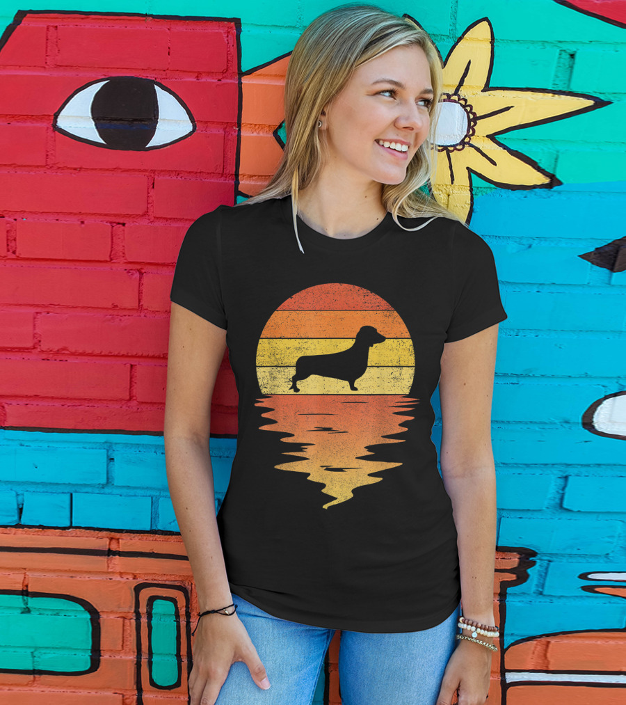 Dachshund Silhouette 70s Vintage Sunset T-Shirt