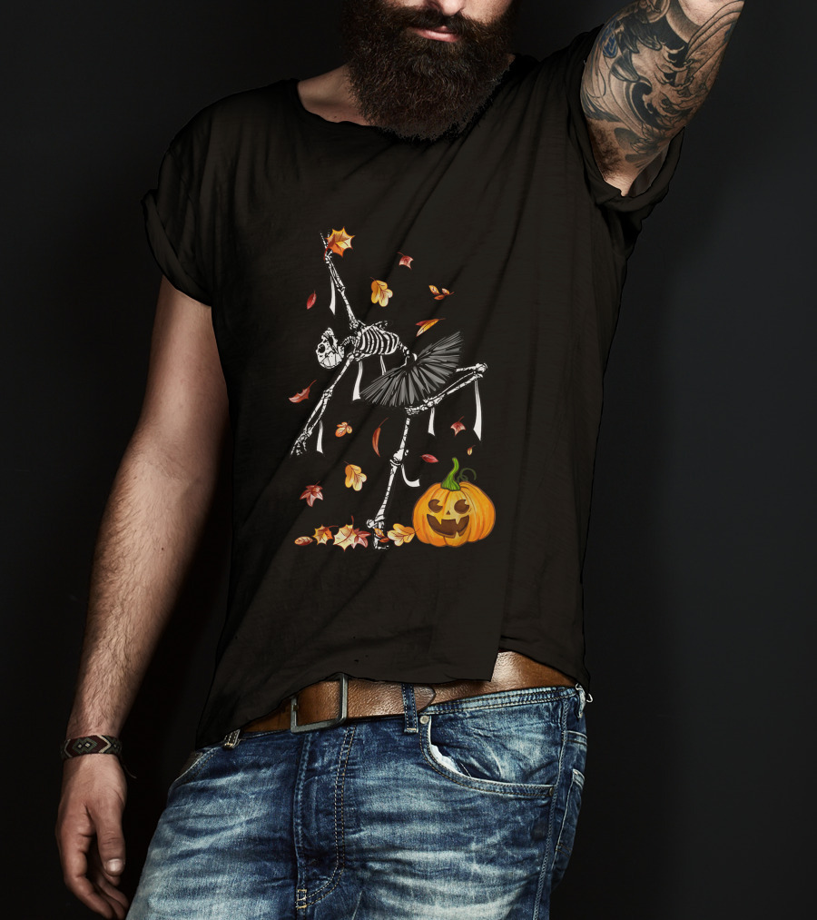 Ballet Dancer Ballerina Skeleton With Jack-O'-Lantern Halloween Fall Leaves T-Shirt