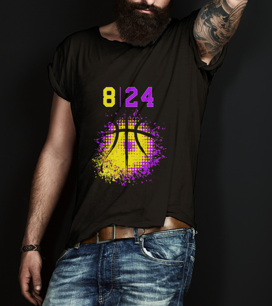 8 24 Basketball August Birthday T-Shirt