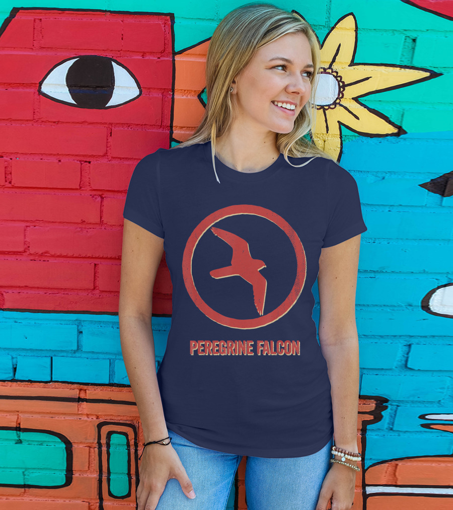 Peregrine Falcon Lover Vintage Style Animal Emblem T-Shirt