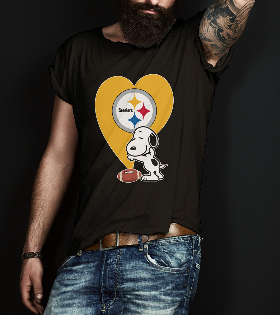 Pittsburgh Steelers Snoopy Hug Heart Football T-Shirt