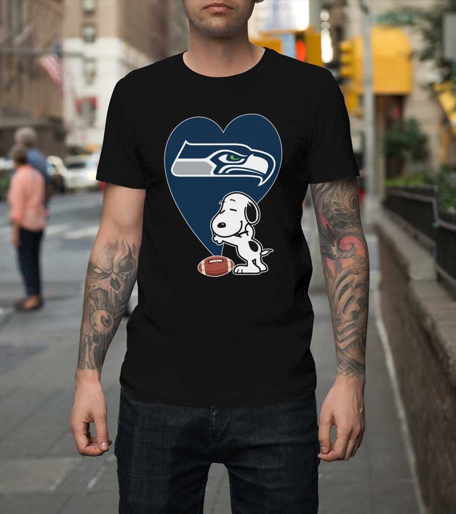 Seattle Seahawks Love Snoopy Football Hug T-Shirt