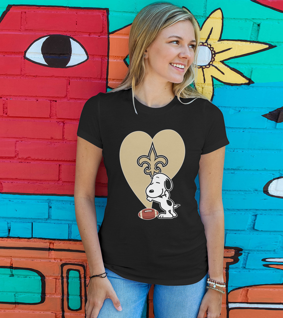 New Orleans Saints Snoopy Hug Heart Fleur-de-Lis Football T-Shirt
