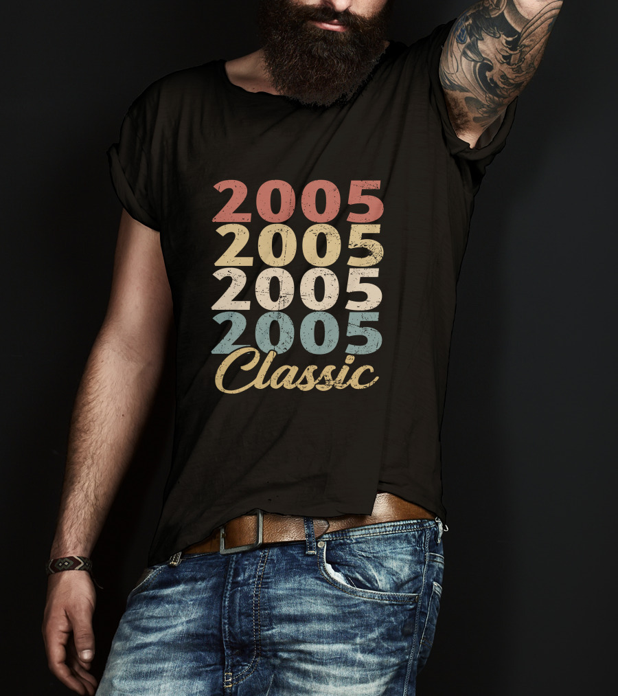 2005 Classic Vintage Distressed Multi-Color T-Shirt