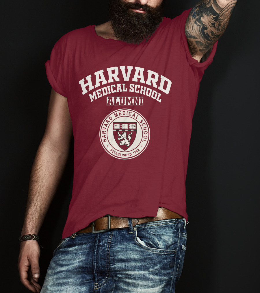 HARVARD MEDICAL SCHOOL ALUMNI ESTABLISHED 1782 VERITAS T-Shirt