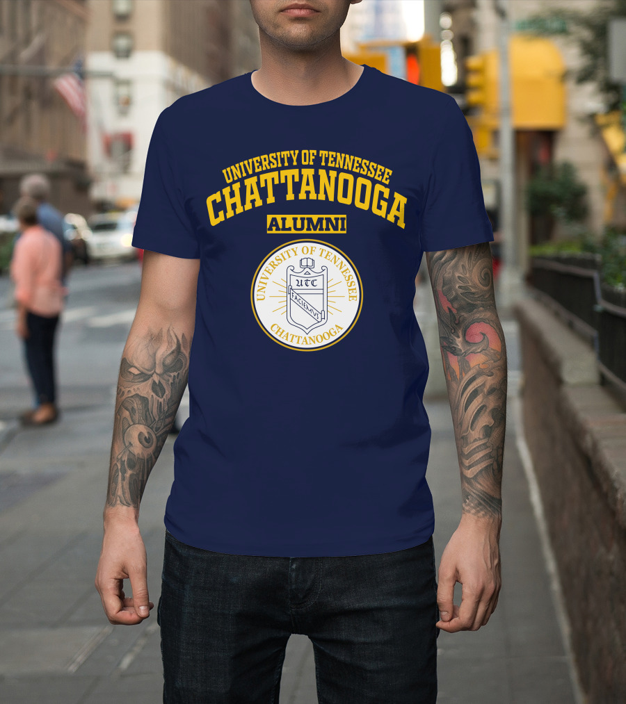 UNIVERSITY OF TENNESSEE CHATTANOOGA ALUMNI U.T.C. FACIEMVS T-Shirt