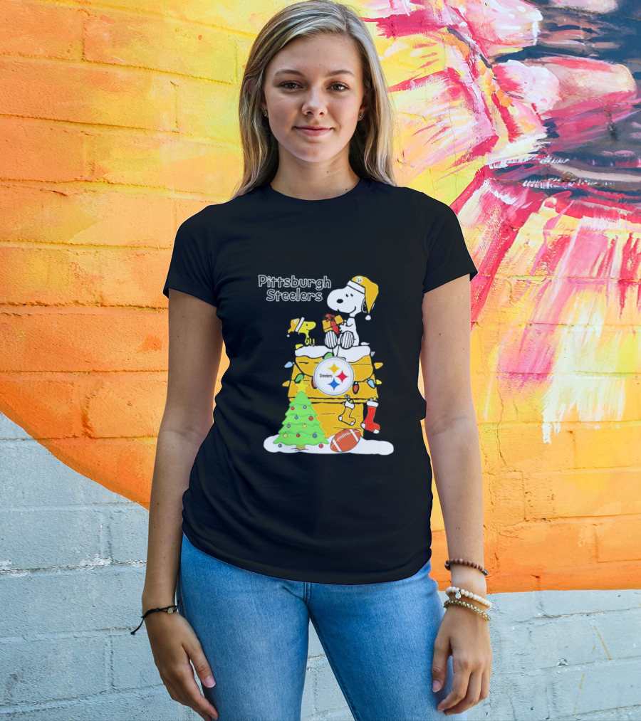 Pittsburgh Steelers Christmas Snoopy Rooftop Holiday Scene T-Shirt