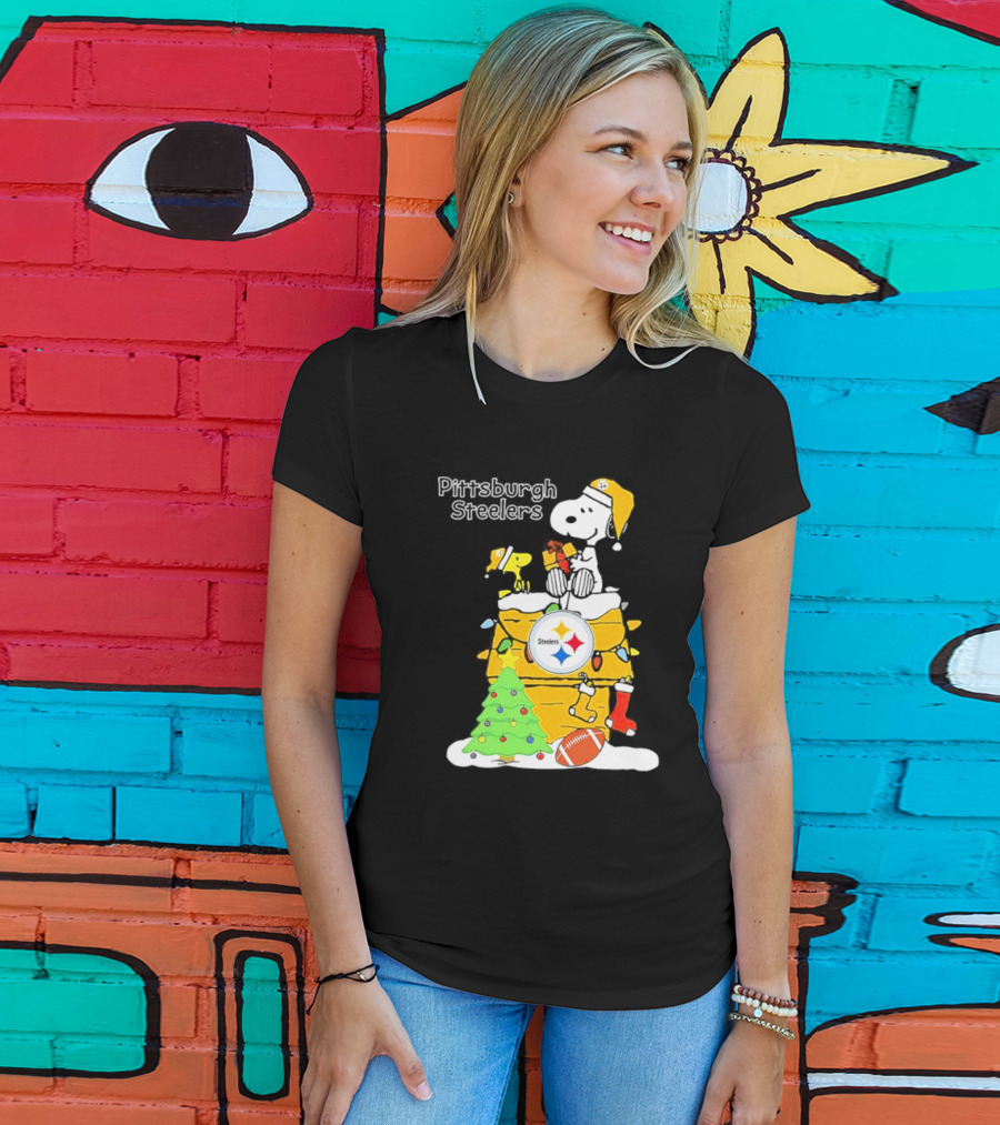 Pittsburgh Steelers Christmas Snoopy Rooftop Holiday Scene T-Shirt