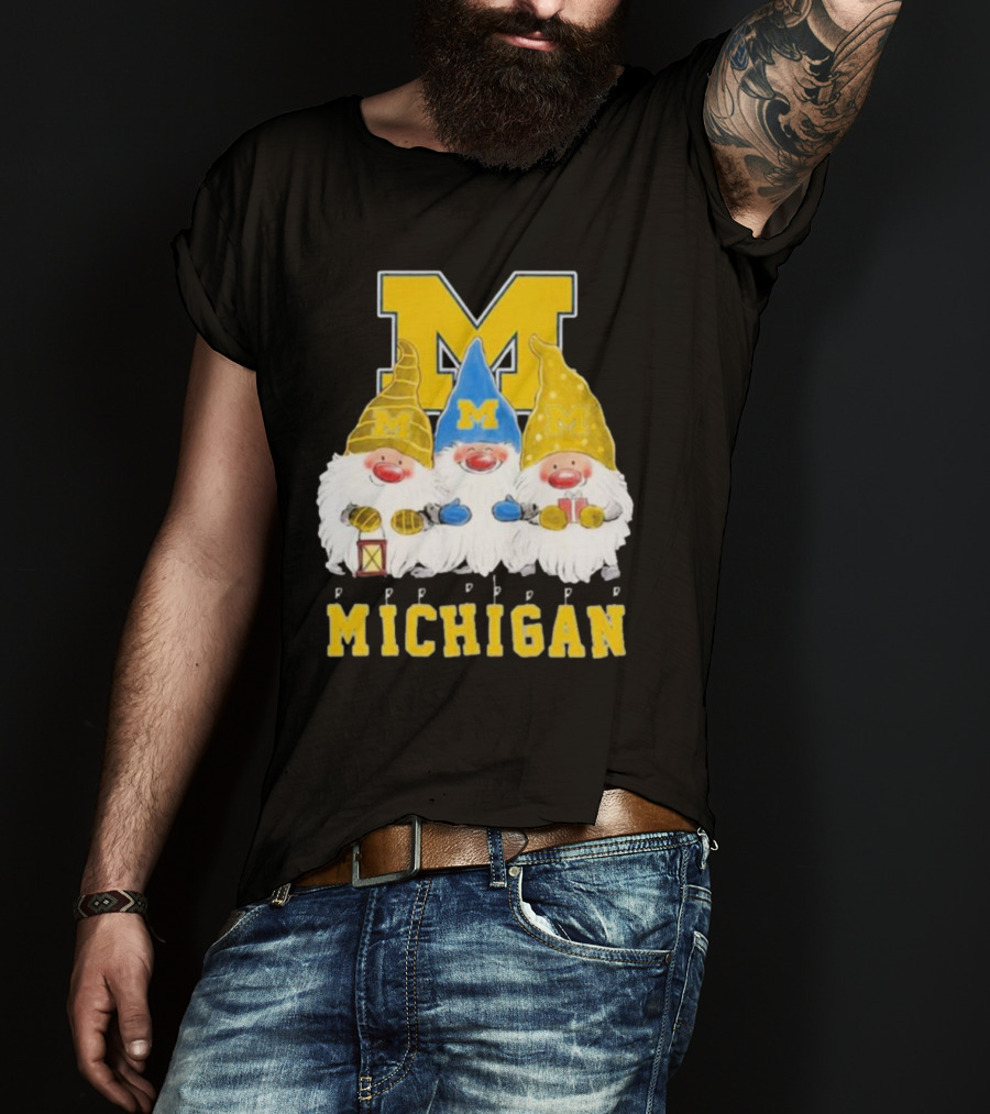Michigan Wolverines Gnomes Merry Christmas T-Shirt